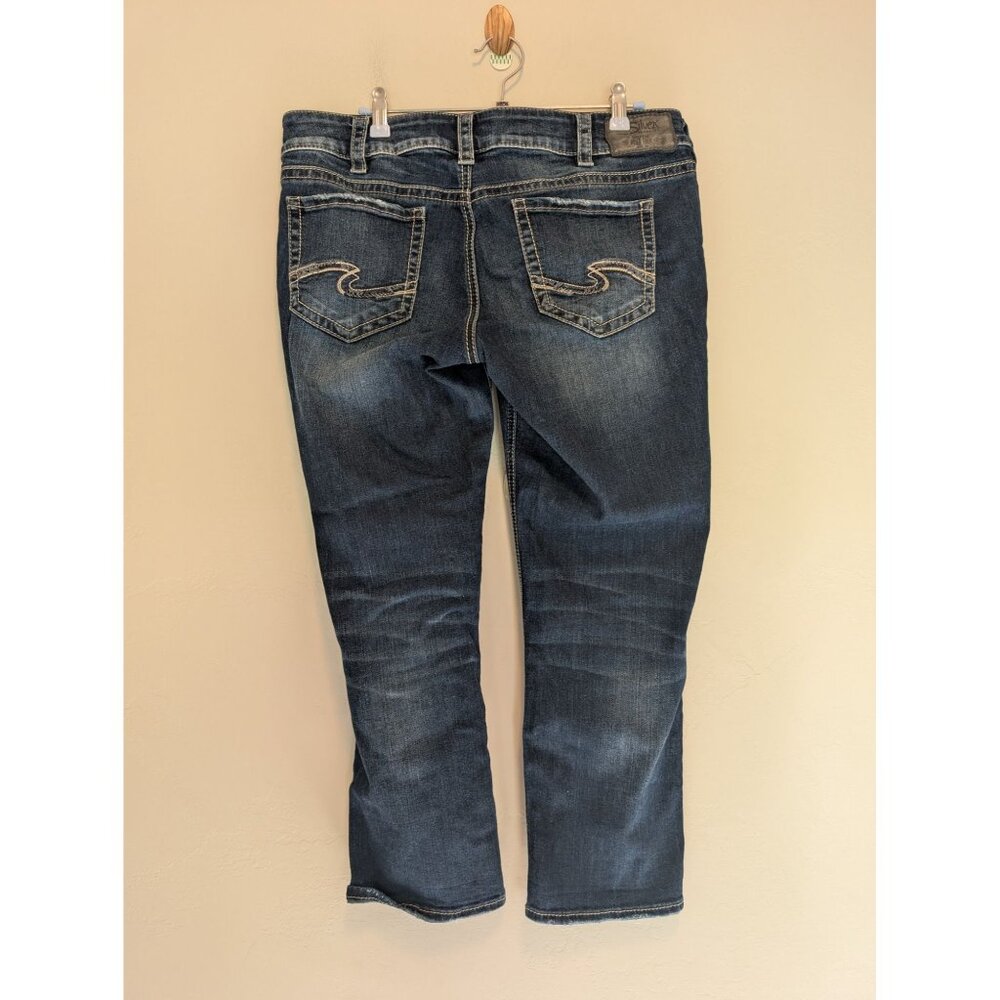 Silver Jeans Elyse W31/L22 1/2 Dark Wash Capri - Picture 2 of 4